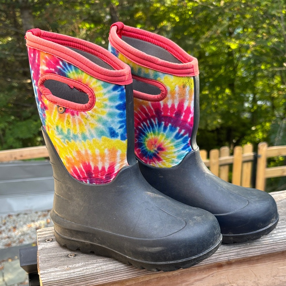 Bogs Kids Tie-Dye Rain Boots - Black and Multicolor
